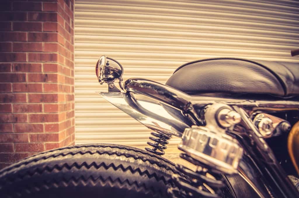 Honda CB 450 Bobber Down e Out Cafe Racers Lue Posteriore